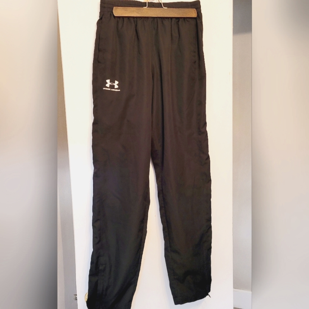Men's Under Armour Black Pants Sm Nylon W/ Mesh Lining Drawstring & Pockets